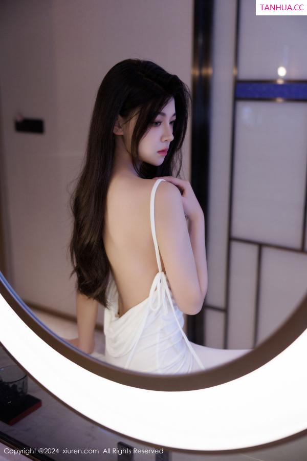   [XiuRen]高清写真图 2024.11.25 No.9499 初梦瑶 黑丝美腿第10张图片